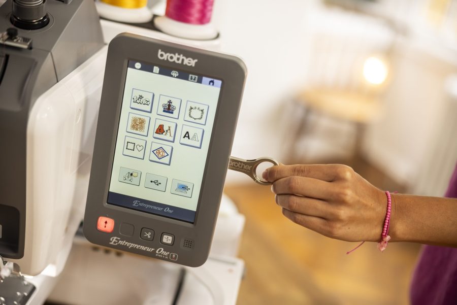 Brother PR1 - ennåls broderimaskin med friarm - Bilde 8